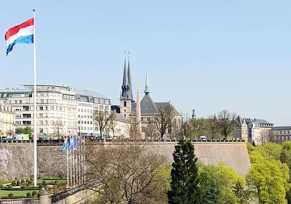Descubra Destinos Fascinantes de Trem a Partir de Luxemburgo