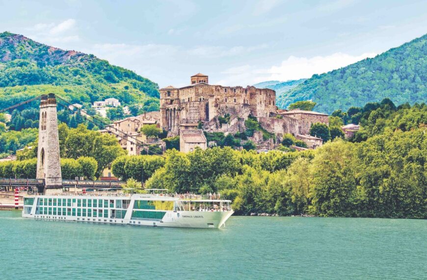 Emerald Cruises anuncia cruzeiro fluvial com saída em português pelo sul da França em abril de 2027